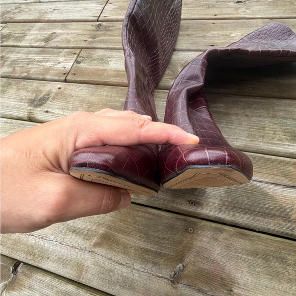 Vince Camuto Fendels Leather Croc Embossed Boots Womens 10 M EU 42s Redwood - Picture 7 of 14